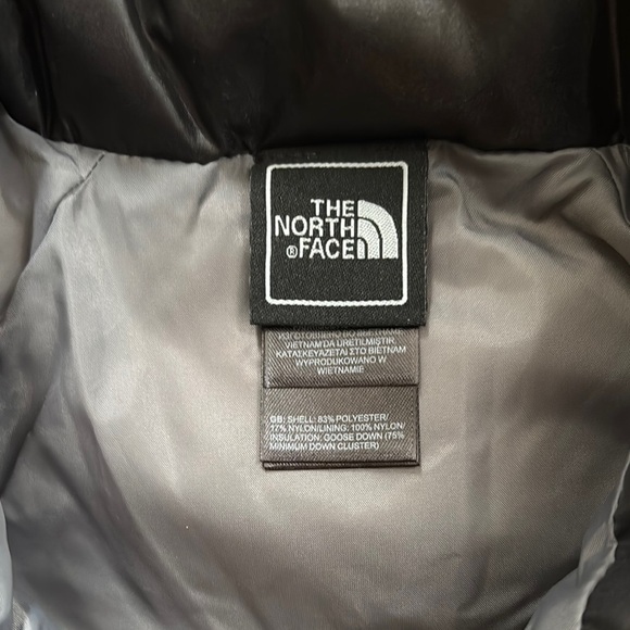 The North Face Women's Quilted Vest - Picture 2 of 4